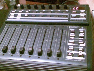 Behringer BCF2000